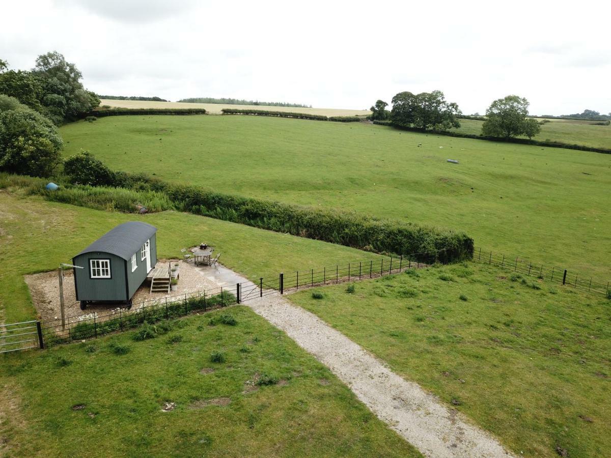 Weatherhead Farm Shepherds Hut Villa Buckingham Exterior photo