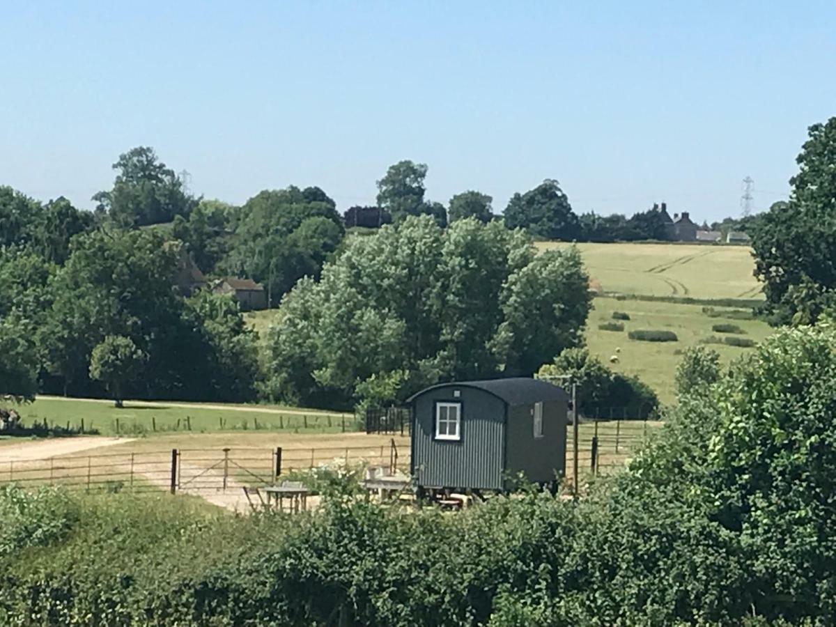 Weatherhead Farm Shepherds Hut Villa Buckingham Exterior photo